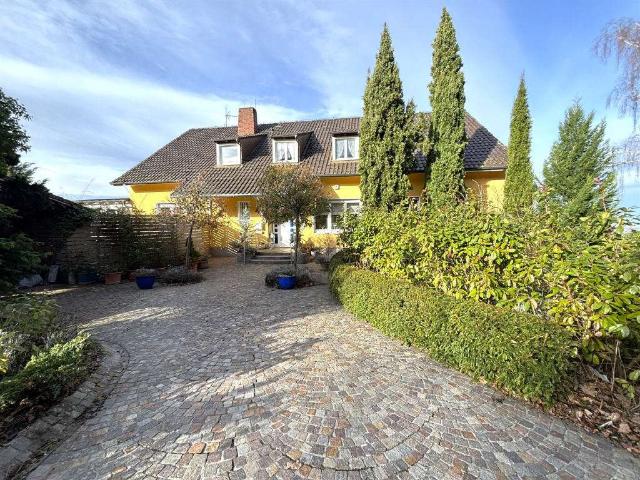 Haus zum Kaufen in Badenweiler 1.100.000,00 EUR 442 m²