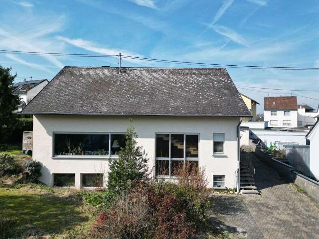 Haus zum Kaufen in Bassenheim 449.000,00 EUR 268.57 m²
