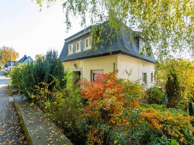 Haus zum Kaufen in Bergneustadt 385.000,00 EUR 234 m²