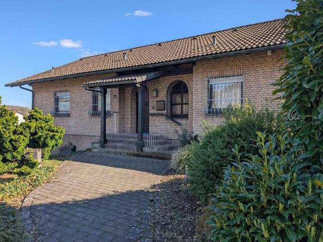 Haus zum Kaufen in Bergneustadt 469.000,00 EUR 258 m²