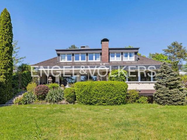 Haus zum Kaufen in Bergisch Gladbach Bensberg 1.045.000,00 EUR 261 m²