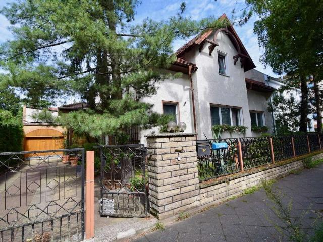 Haus zum Kaufen in Berlin Niederschönhausen 995.000,00 EUR 355 m²