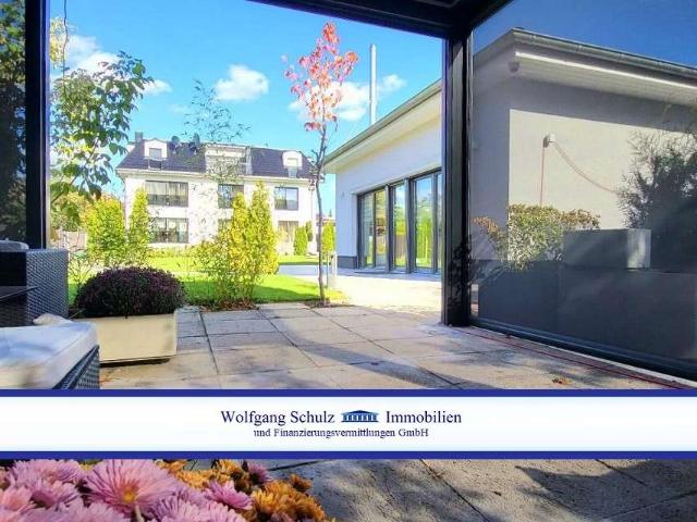 Haus zum Kaufen in Berlin Buckow 2.990.000,00 EUR 466.92 m²