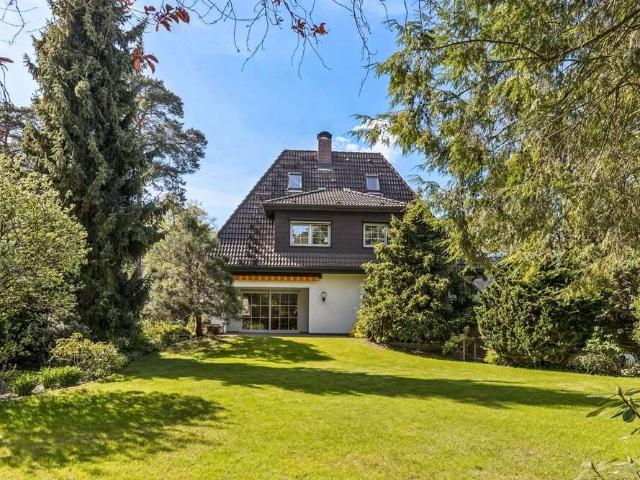 Haus zum Kaufen in Berlin Frohnau 1.200.000,00 EUR 303 m²