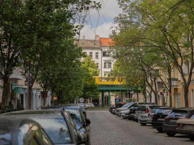 Haus zum Kaufen in Berlin Prenzlauer Berg 4.390.000,00 EUR 1490 m²