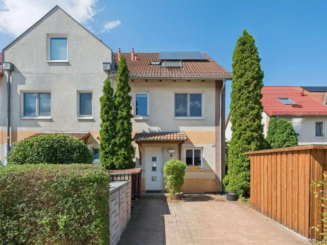 Haus zum Kaufen in Berlin Staaken 550.000,00 EUR 108 m²