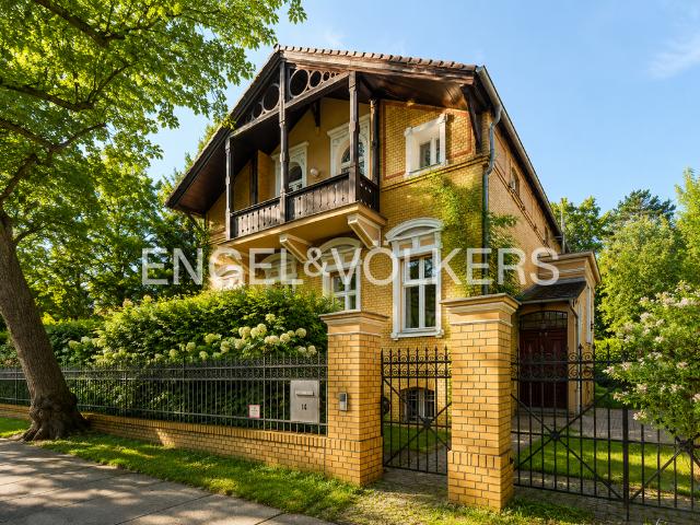 Haus zum Kaufen in Berlin Westend 2.385.000,00 EUR 335.14 m²