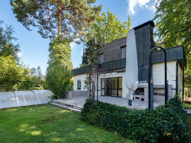 Haus zum Kaufen in Berlin Wilhelmstadt 1.200.000,00 EUR 328 m²