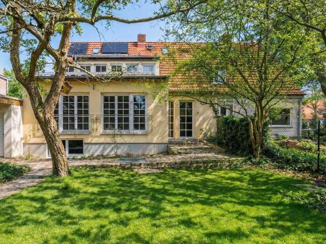 Haus zum Kaufen in Berlin Zehlendorf 1.050.000,00 EUR 176 m²