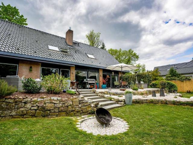 Haus zum Kaufen in Berlin 1.050.000,00 EUR 233 m²