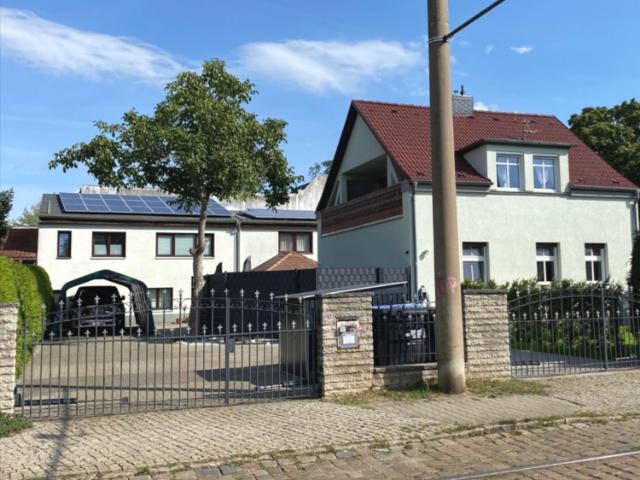 Haus zum Kaufen in Berlin 1.099.000,00 EUR 330 m²