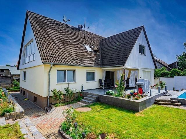 Haus zum Kaufen in Berlin 1.090.000,00 EUR 240 m²