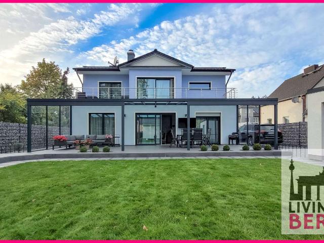 Haus zum Kaufen in Berlin 1.299.000,00 EUR 244.4 m²