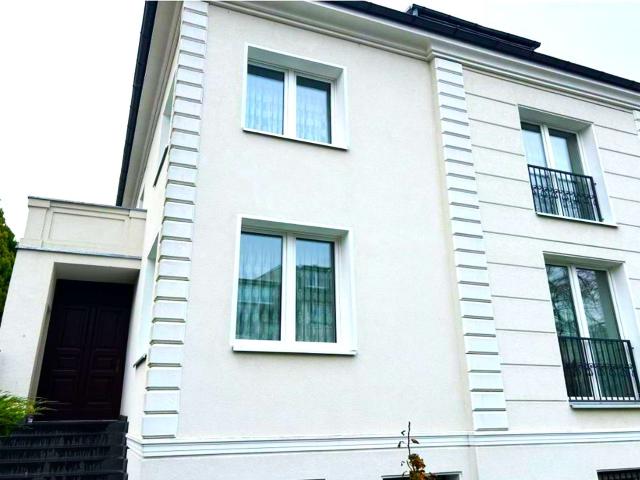 Haus zum Kaufen in Berlin 1.350.000,00 EUR 300 m²