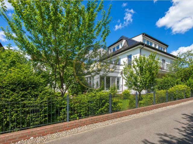 Haus zum Kaufen in Berlin 1.880.000,00 EUR 349.54 m²