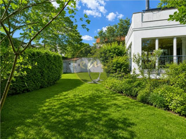 Haus zum Kaufen in Berlin 1.880.000,00 EUR 349.54 m²
