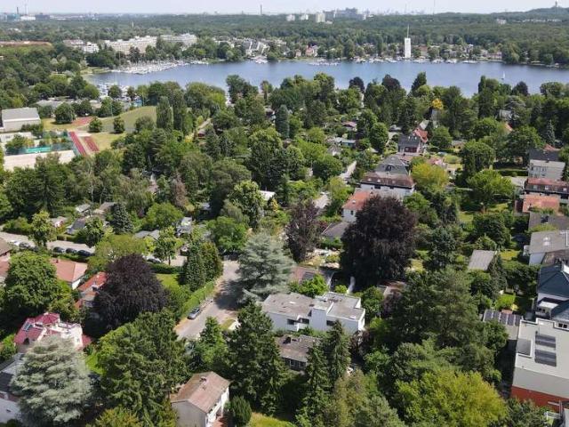 Haus zum Kaufen in Berlin 1.940.000,00 EUR 322.75 m²