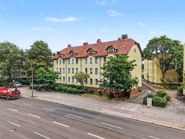 Haus zum Kaufen in Berlin 1.950.000,00 EUR 671.63 m²