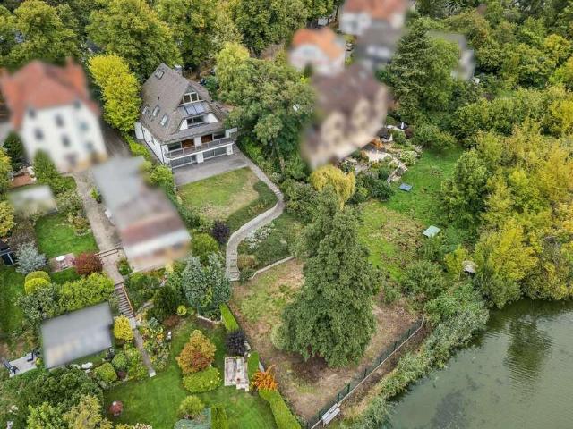 Haus zum Kaufen in Berlin 2.300.000,00 EUR 425.36 m²