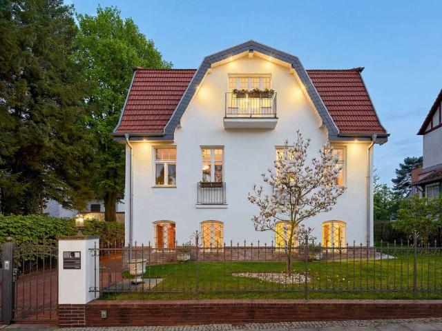 Haus zum Kaufen in Berlin 2.380.000,00 EUR 355 m²