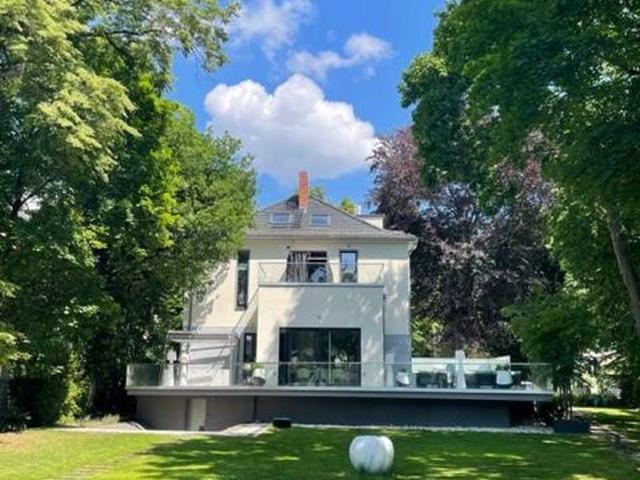 Haus zum Kaufen in Berlin 2.990.000,00 EUR 395 m²