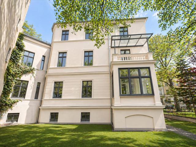 Haus zum Kaufen in Berlin 4.675.000,00 EUR 670.1 m²