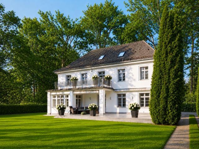 Haus zum Kaufen in Berlin 4.670.000,00 EUR 242.47 m²