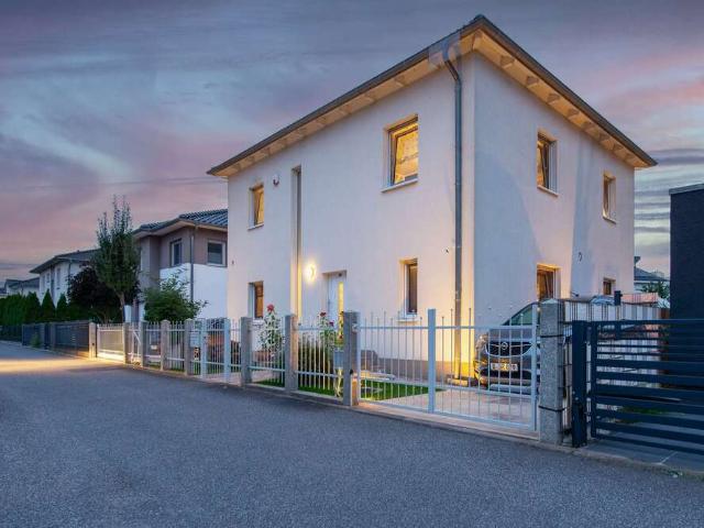 Haus zum Kaufen in Berlin 824.500,00 EUR 143.67 m²