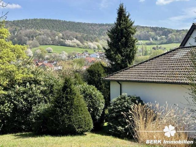 Haus zum Kaufen in Bessenbach 990.000,00 EUR 411.93 m²