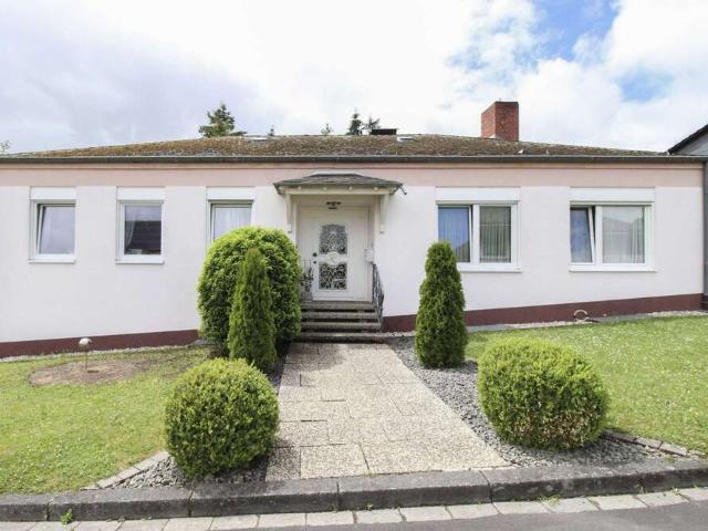 Haus zum Kaufen in Bitburg 560.000,00 EUR 282.03 m²