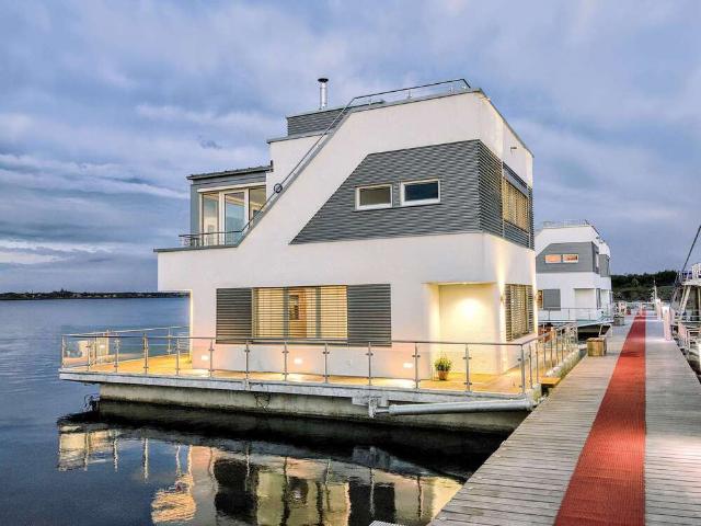 Haus zum Kaufen in Bitterfeld Wolfen 1.400.000,00 EUR 184 m²