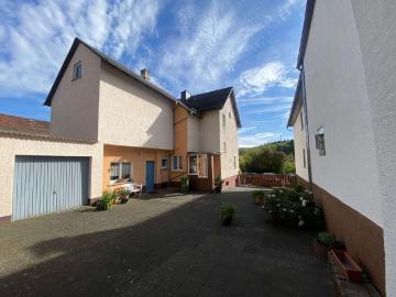 Haus zum Kaufen in Biebertal 369.000,00 EUR 160 m²