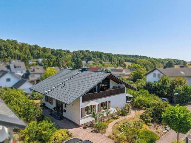 Haus zum Kaufen in Biebertal 479.000,00 EUR 233 m²