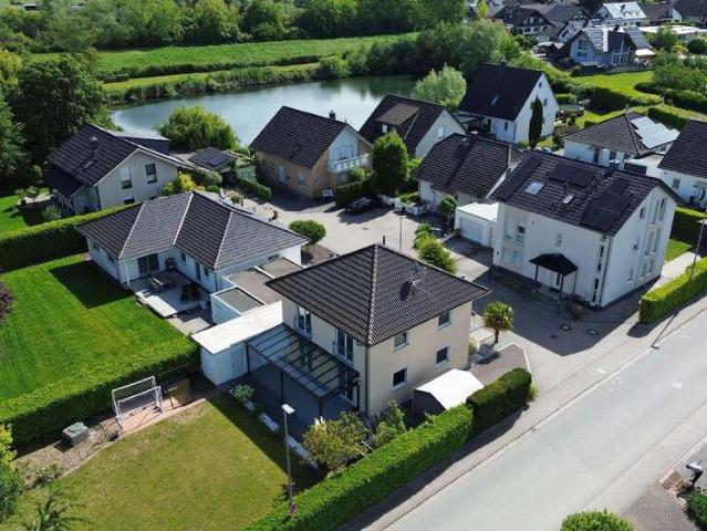 Haus zum Kaufen in Biebesheim am Rhein 695.000,00 EUR 123.5 m²