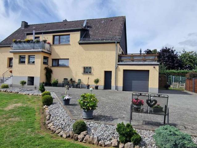 Haus zum Kaufen in Blankenheim 299.000,00 EUR 178.05 m²