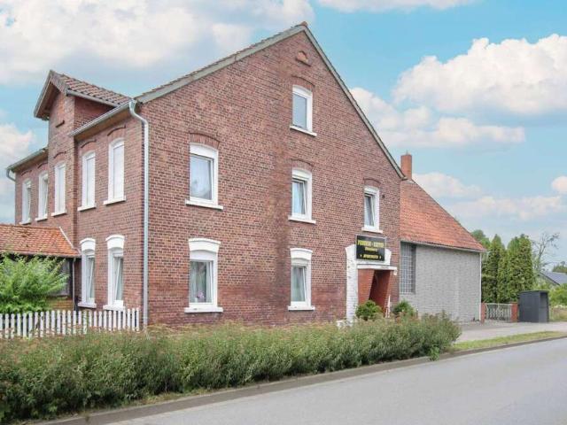 Haus zum Kaufen in Blomberg 475.000,00 EUR 303.28 m²