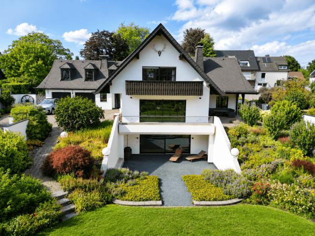 Haus zum Kaufen in Brüggen 1.599.000,00 EUR 544.76 m²