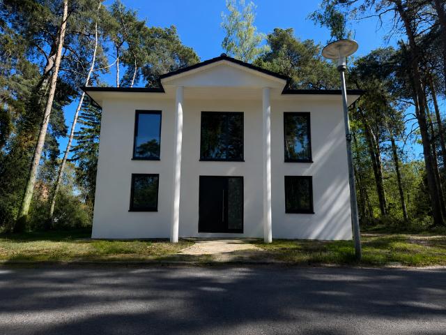 Haus zum Kaufen in Brandenburg Blankenfelde Mahlow 990.000,00 EUR 198 m²
