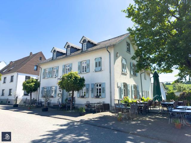 Haus zum Kaufen in Brechen 330.000,00 EUR 251 m²