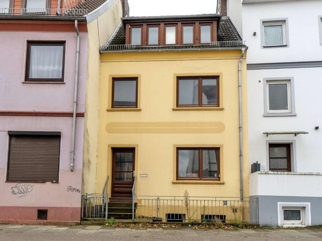 Haus zum Kaufen in Bremen Woltmershausen 299.000,00 EUR 228.41 m²