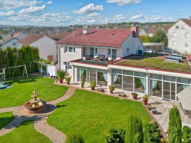 Haus zum Kaufen in Bretten 750.000,00 EUR 296 m²