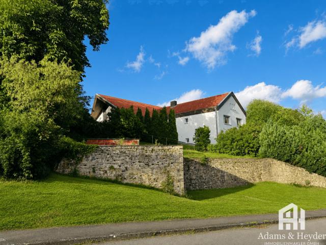 Haus zum Kaufen in Breuna 275.000,00 EUR 128 m²