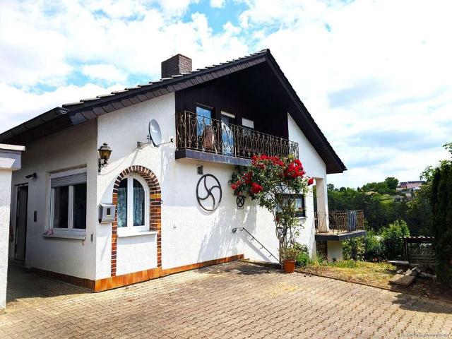 Haus zum Kaufen in Buchen Hettingen 389.000,00 EUR 250.37 m²