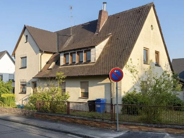 Haus zum Kaufen in Büchenbach 409.000,00 EUR 238 m²