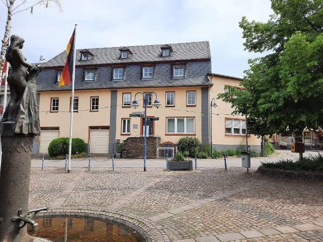 Haus zum Kaufen in Bullay 630.000,00 EUR 448 m²