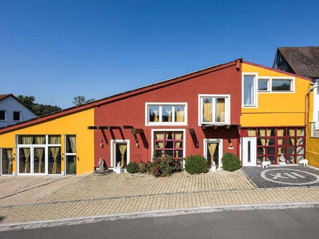Haus zum Kaufen in Burghaslach 1.980.000,00 EUR 1105 m²