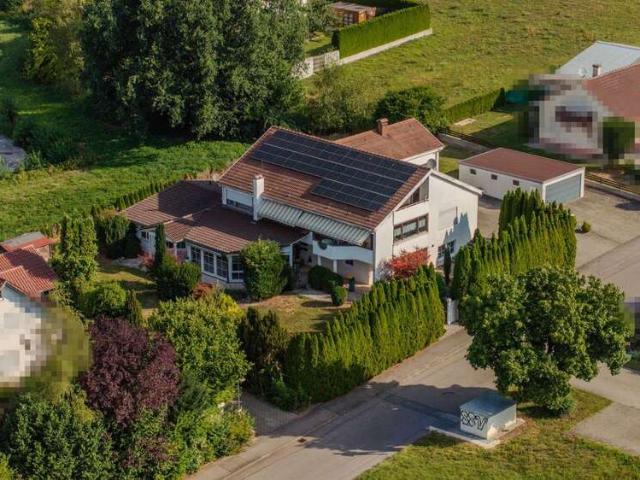Haus zum Kaufen in Burgrieden 827.500,00 EUR 329.37 m²