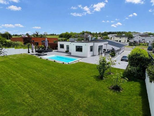 Haus zum Kaufen in Gomaringen 2.379.000,00 EUR 233 m²