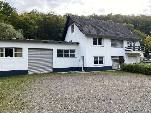 Haus zum Kaufen in Gönnersdorf 429.000,00 EUR 323.95 m²