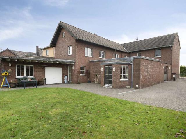 Haus zum Kaufen in Gangelt Stahe 299.000,00 EUR 225 m²